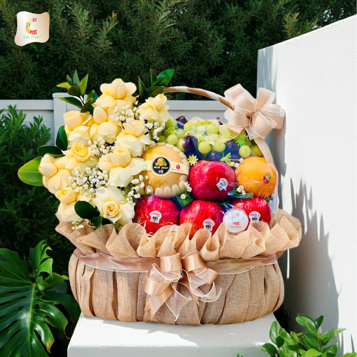 Giỏ Trái Cây Kết Hợp Hoa Tươi CH34